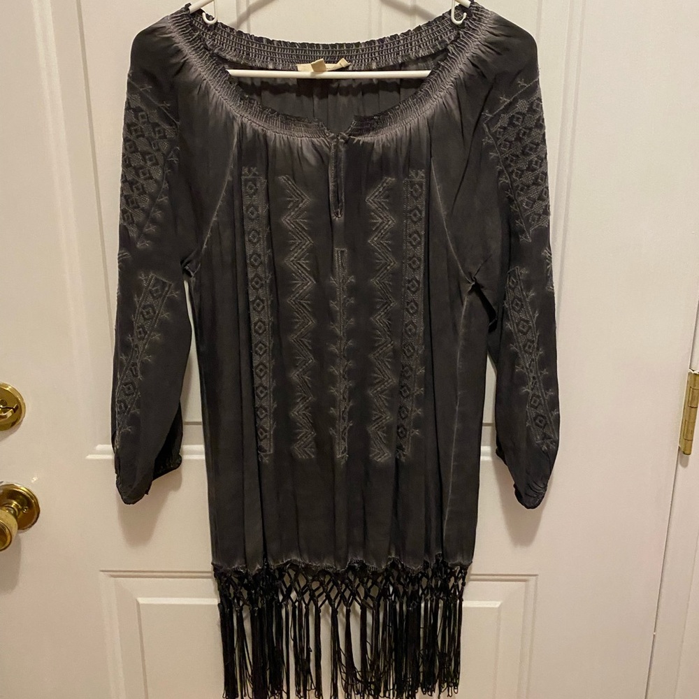 Boutique style grey top